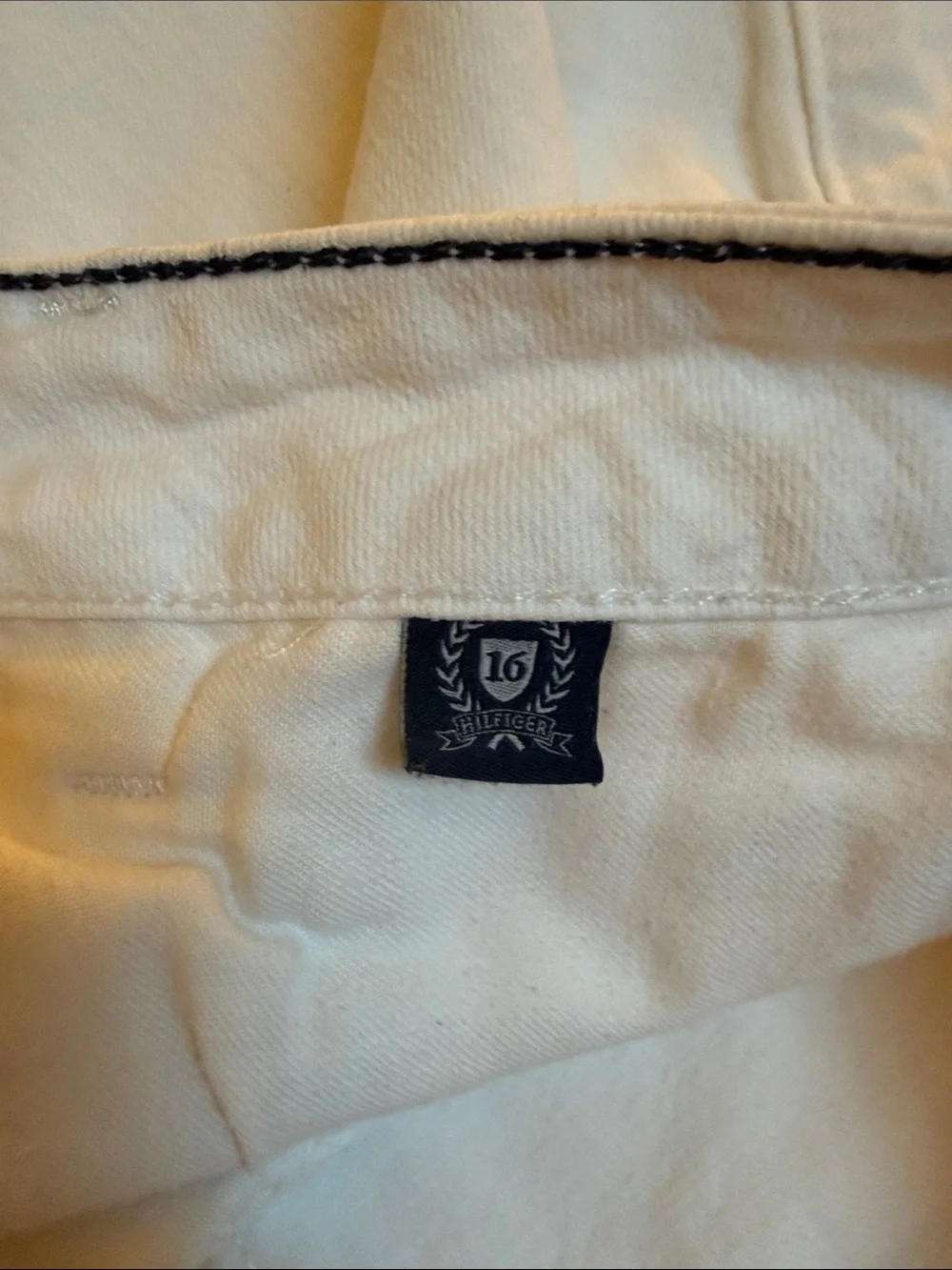 Tommy Helfiger white denim skirt -soft somewhat stretchy fabric sz16